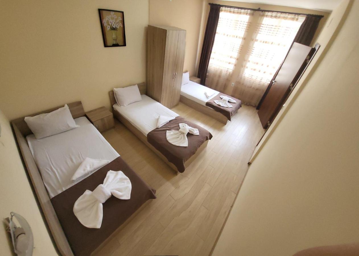 Twain Apart&rooms מלון דירות סופיה