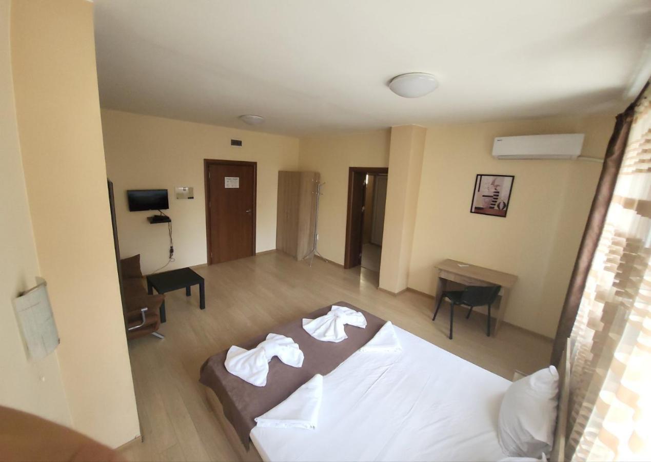 Twain Apart&rooms Апарт-готель 3*